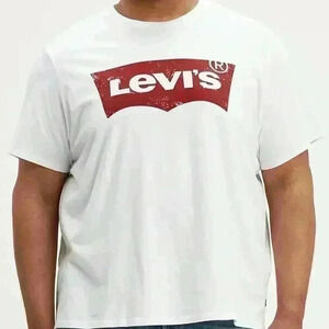 Levi’s tee